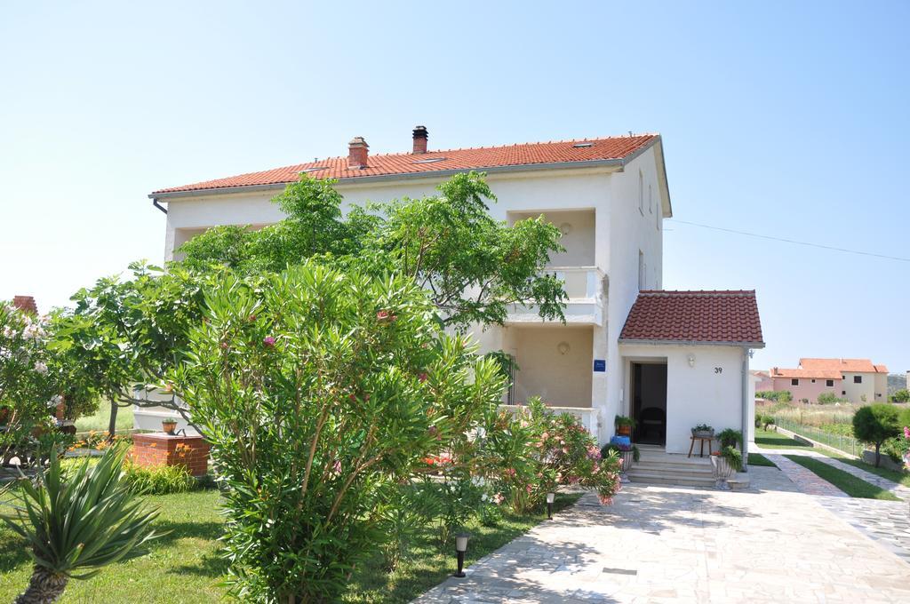 Apartments Smilja Ljubač المظهر الخارجي الصورة